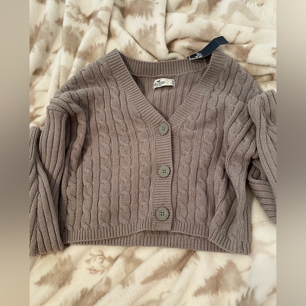 Super cute cardigan from Hollister!